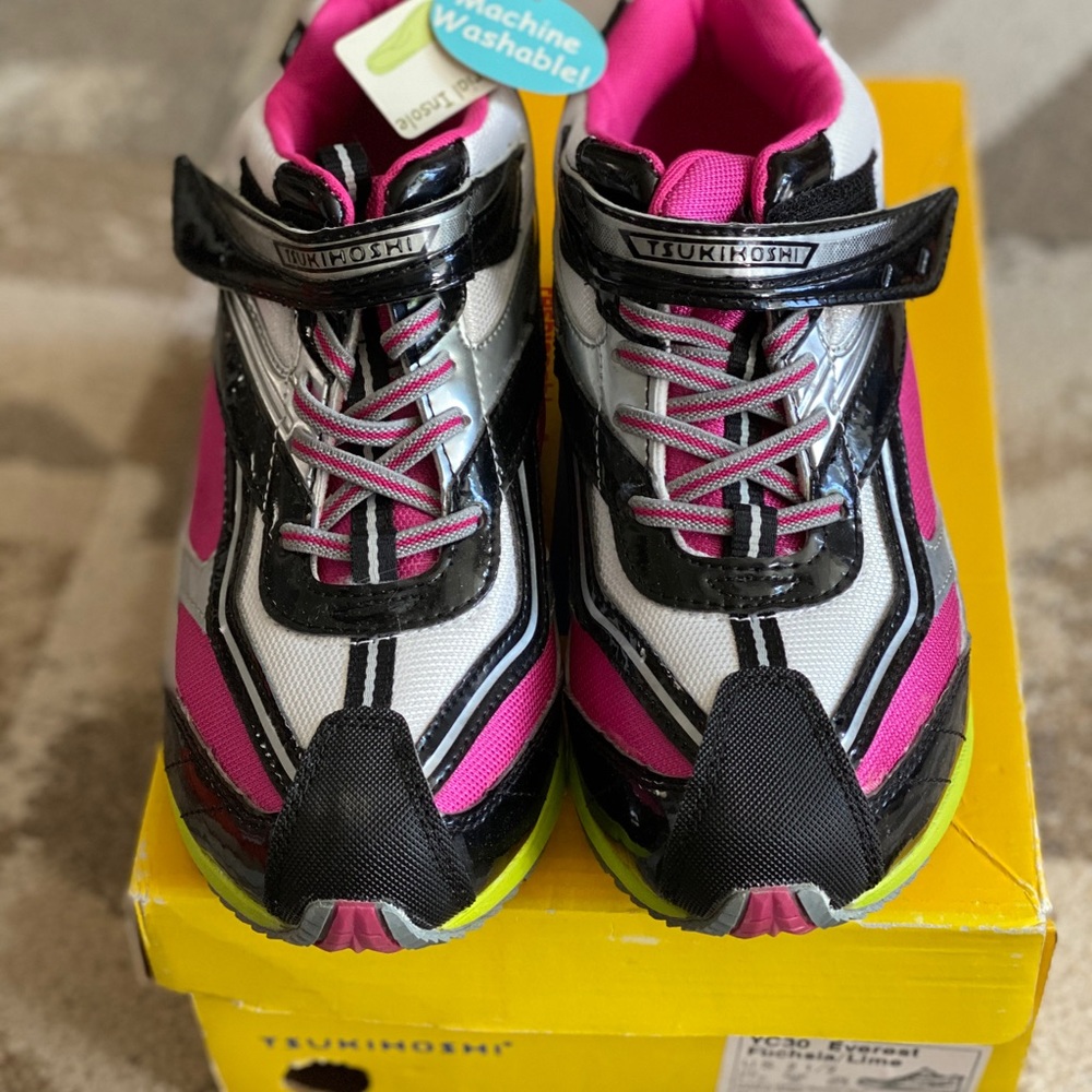 Tsukihshi sneakers NWT Everest Fuchsia/Lime